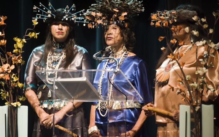Lorraine Laiwa and daughters