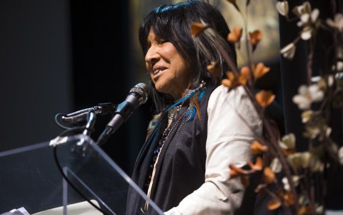 Buffy Sainte-Marie gives thanks for her award